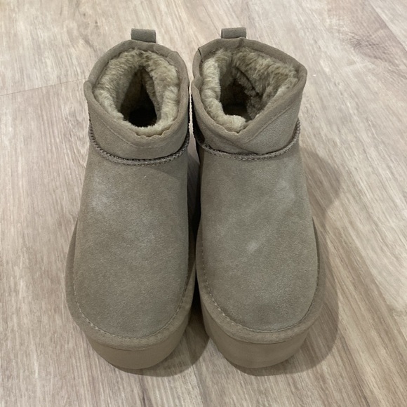 NEW Women’s Suede Platform Mini Boots - Picture 2 of 4